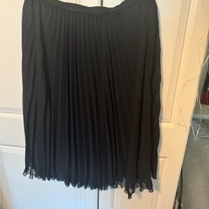 Black pleated skirt